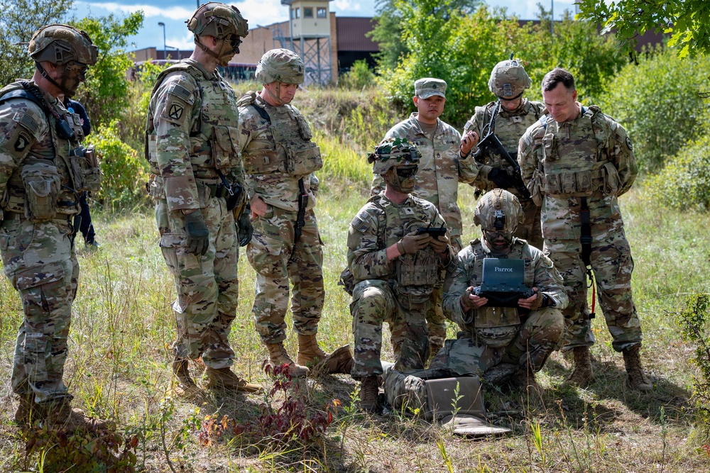 Gen. Anderson participates in sUAS presentation