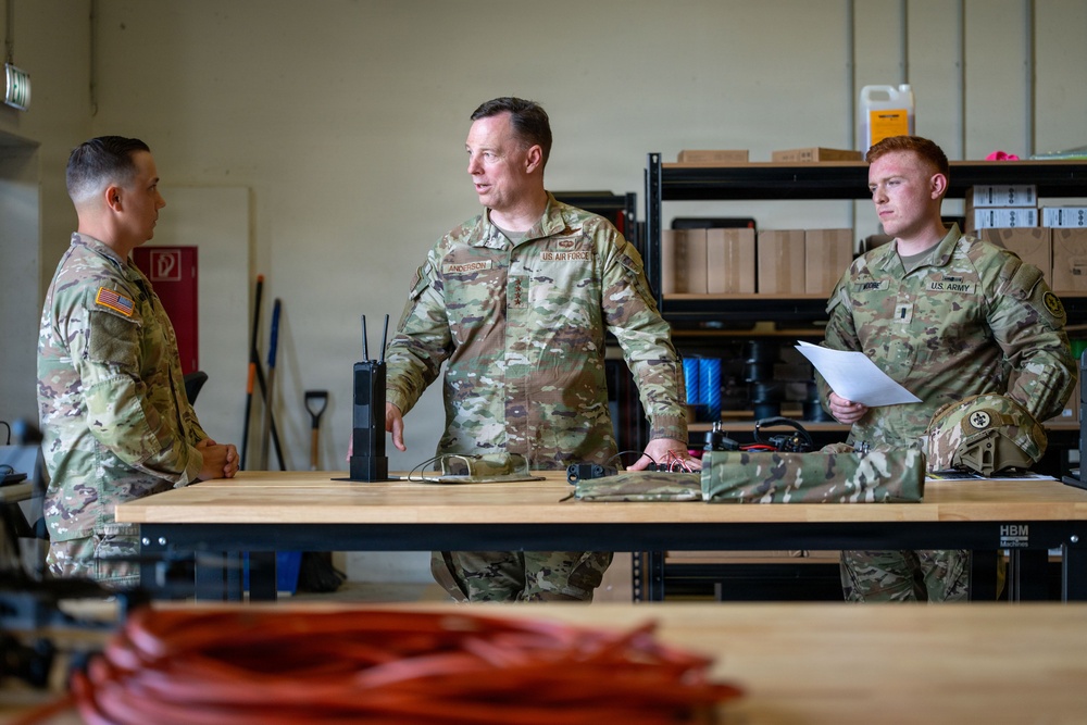Gen. Anderson participates in sUAS presentation
