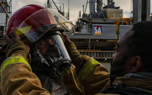 USS Iwo Jima Commences 80/10 Damage Control Evolution