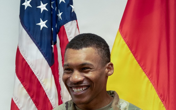 MDC-E Commander Reenlists Sgt. Darius Walker