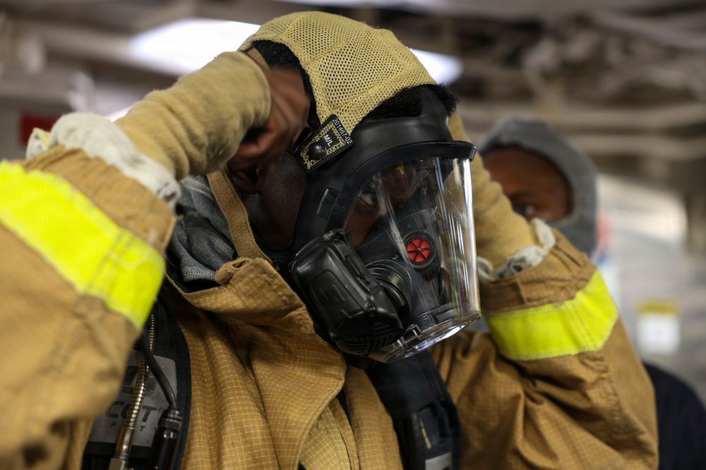 USS Oscar Austin maintains warfighting readiness