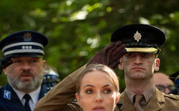 U.S. and British Army leaders commemorate the 82nd anniversary of the Battle of Osowe Grzędy in Poland