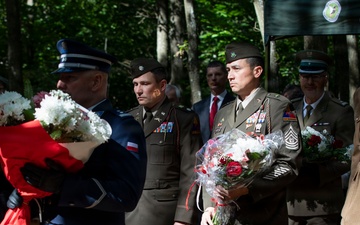 U.S. and British Army leaders commemorate the 82nd anniversary of the Battle of Osowe Grzędy in Poland