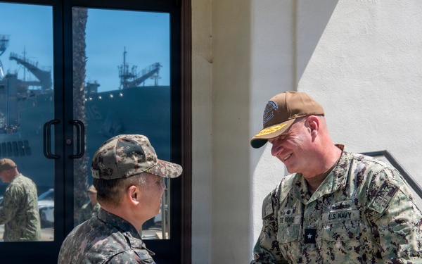 Combined Forces Command C4 visits Expeditionary Strike Group 3