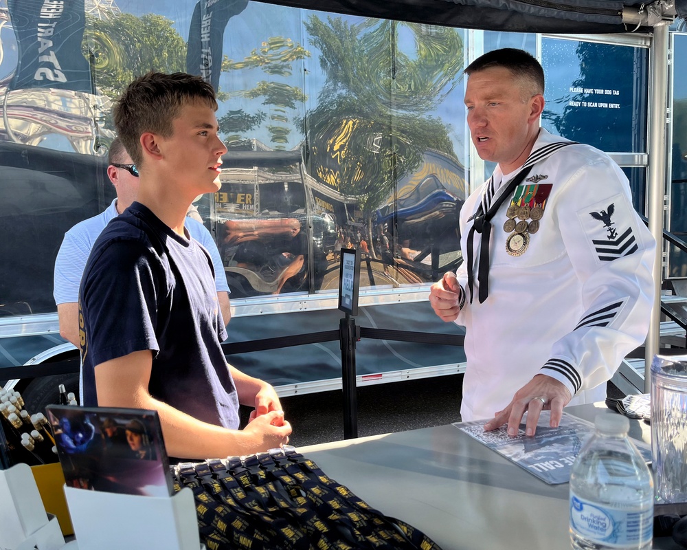 NTAG Northern Plains Sailors attend the Minnesota State Fair with the Strike Group.