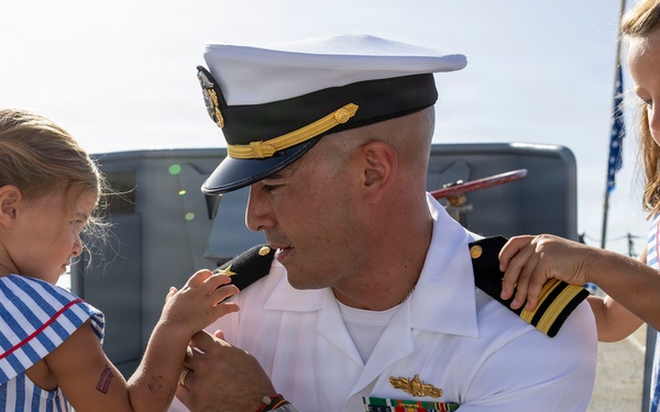 Officer Promotion Ceremony on DDG 117