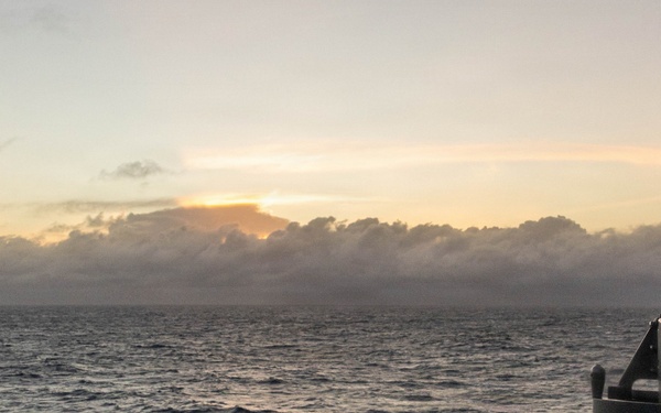 USS Mustin transits the Indian Ocean