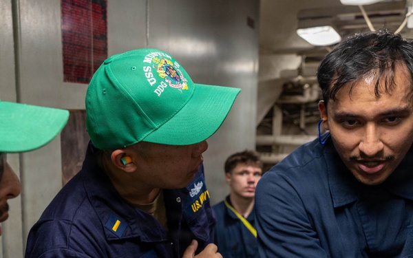 USS Mustin conducts engineering training team drill