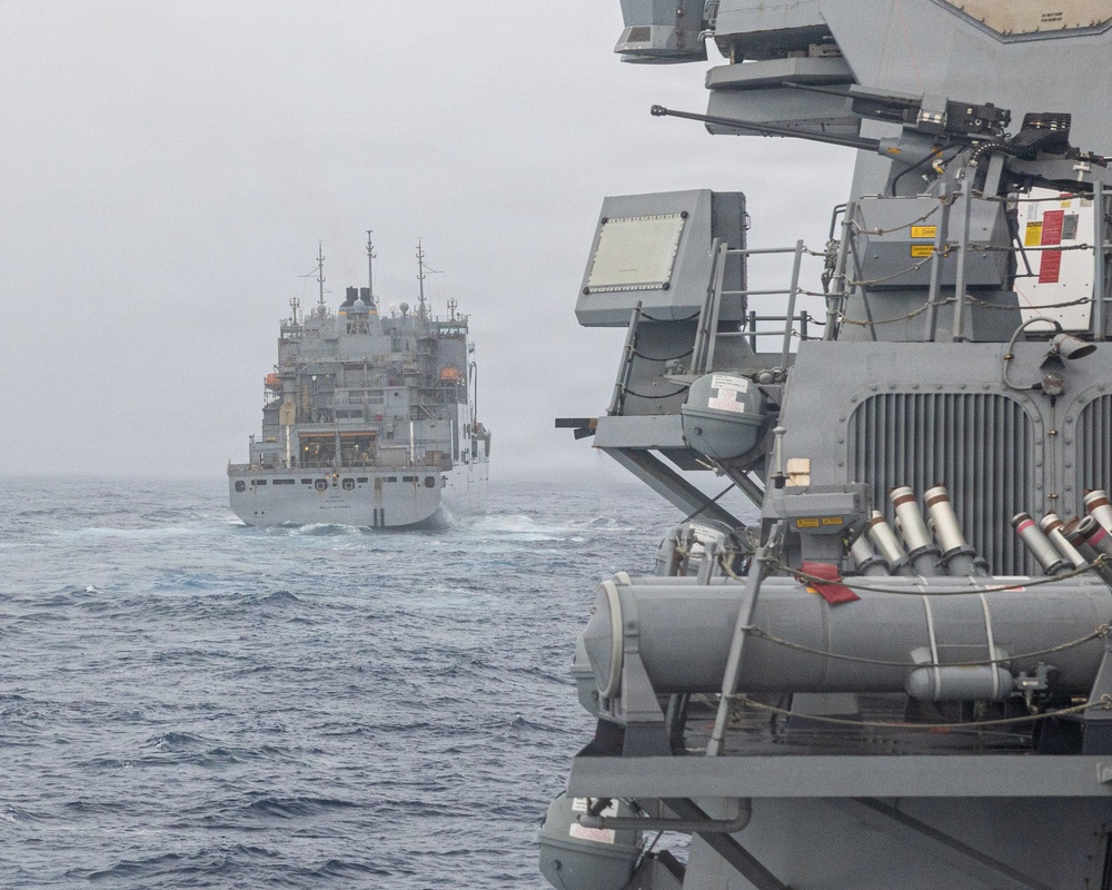 USS Mustin conducts replenishment-at-sea with USNS Wally Schirra