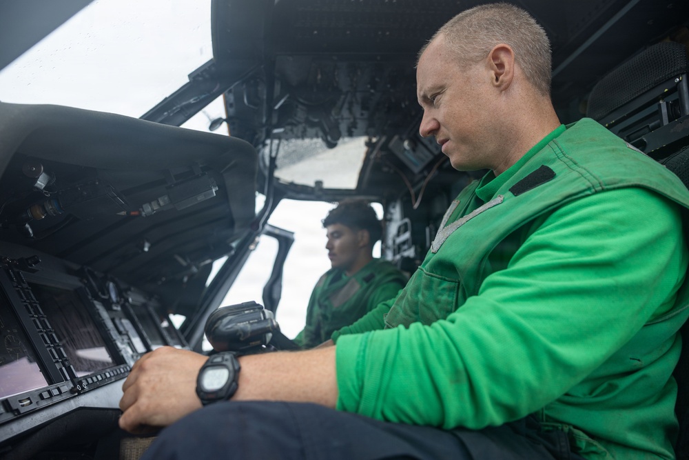 USS Mustin conducts flight operations