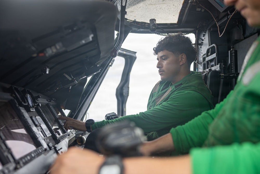 USS Mustin conducts flight operations