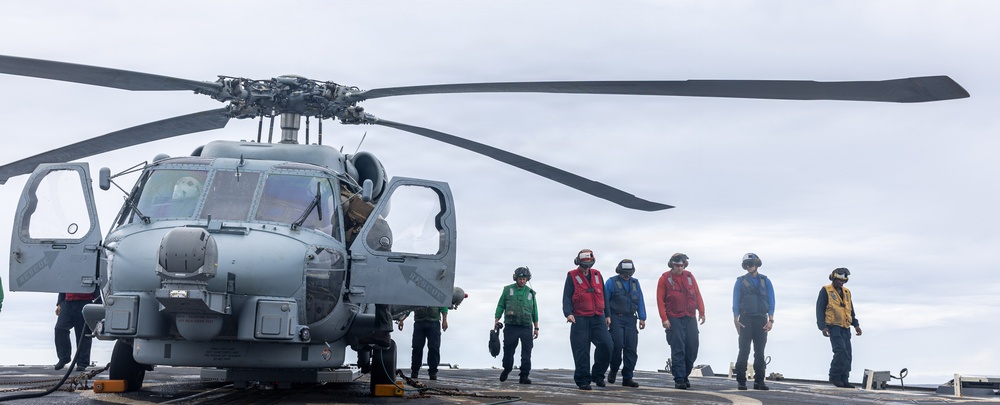 USS Mustin conducts flight operations