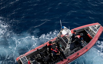 Cutter boat operations in the Gulf of America