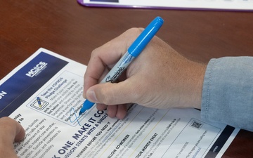 MCAS Cherry Point &amp; MCCS leadership sign a Suicide Prevention Month pledge