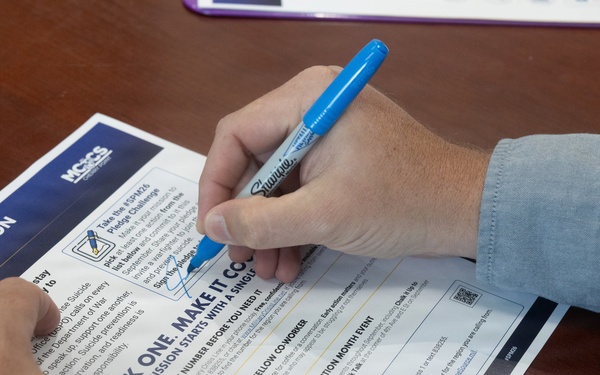 MCAS Cherry Point &amp; MCCS leadership sign a Suicide Prevention Month pledge