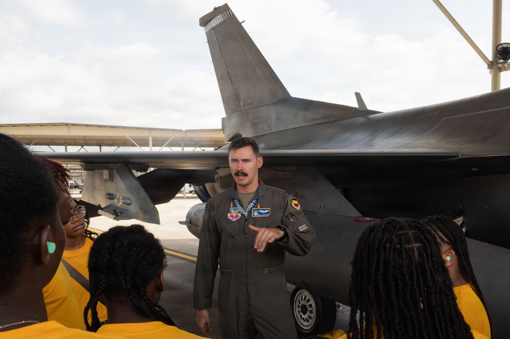 EAU Claire High School NJROTC Tours Shaw