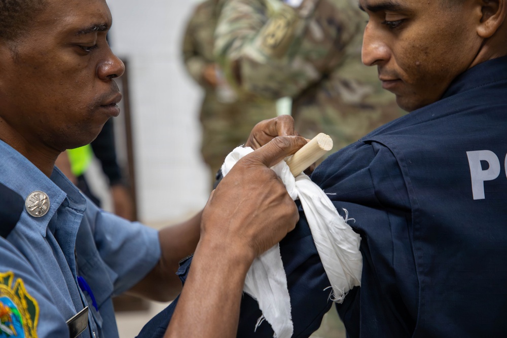 U.S. Army and Panamanian Security Forces train in Tactical Combat Casualty Care