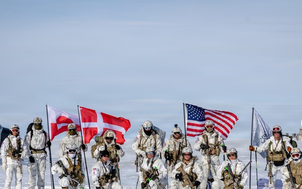 Green Berets, Danish SOF Ski Across Greenland Ice Cap During Operation Apex Indigo