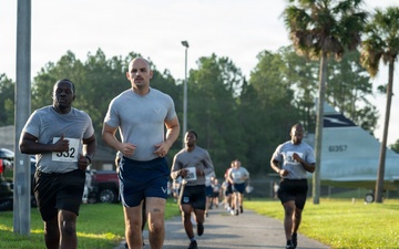 Student flight sets the pace: trainees test readiness with mock fitness assessments
