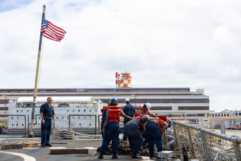 USS Wayne E. Meyer (DDG 108) Conducts Sea and Anchor
