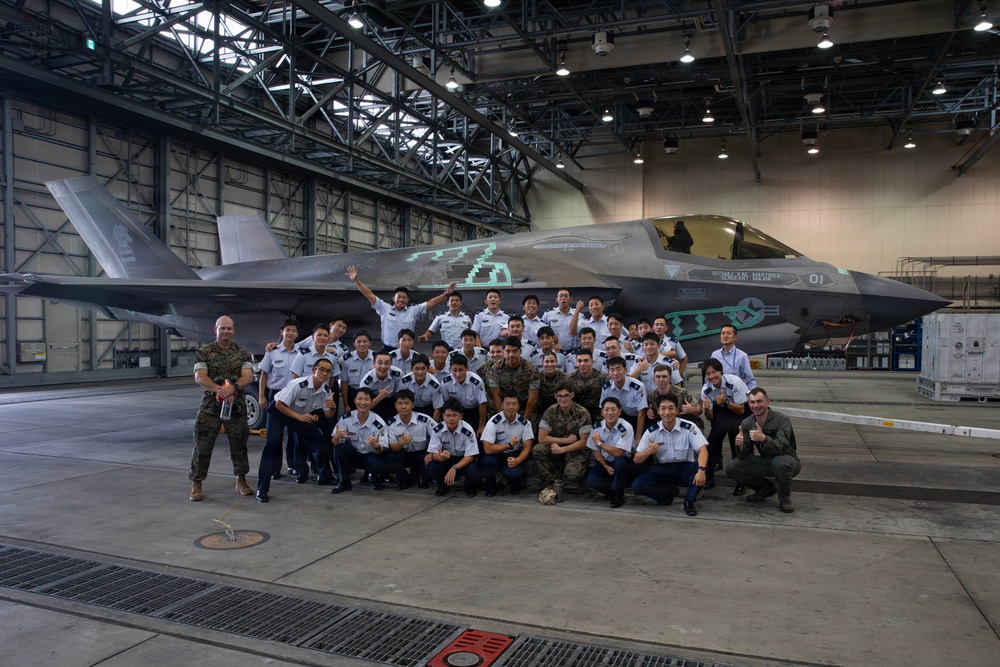 JASDF Cadets Tour MCAS Iwakuni