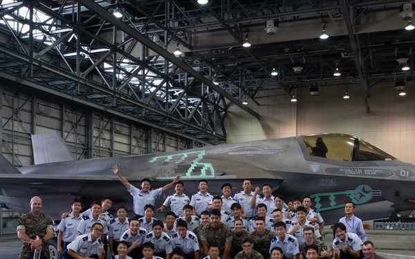 JASDF Cadets Tour MCAS Iwakuni