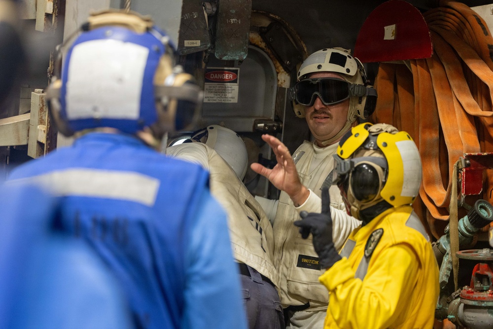 USS Wayne E. Meyer (DDG 108) Conducts Flight Operations