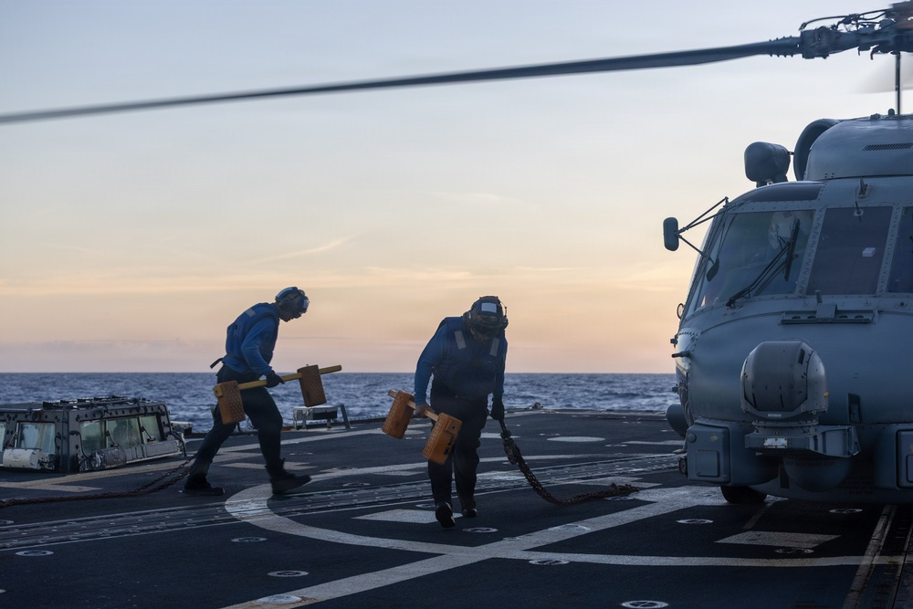 USS Wayne E. Meyer (DDG 108) Conducts Flight Operations