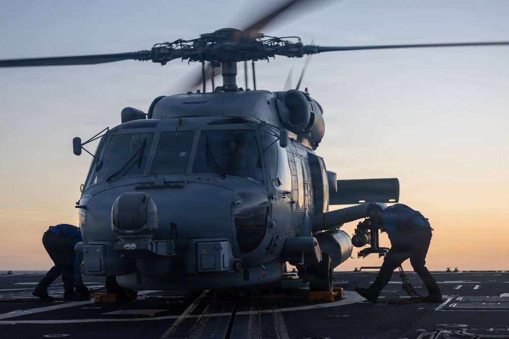USS Wayne E. Meyer (DDG 108) Conducts Flight Operations