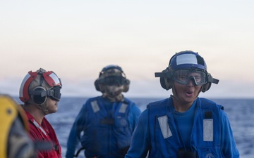 USS Wayne E. Meyer (DDG 108) Conducts Flight Operations