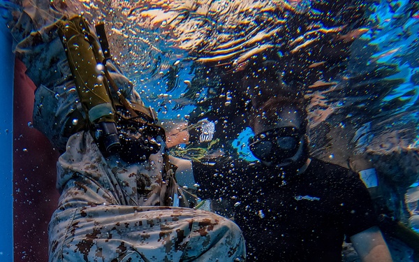 5th Air Naval Gunfire Liaison Company hosts underwater egress training