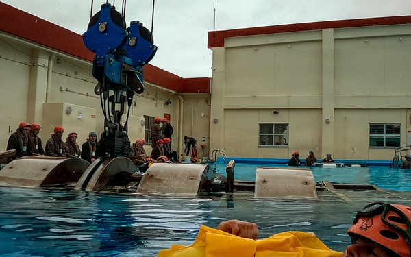 5th Air Naval Gunfire Liaison Company hosts underwater egress training