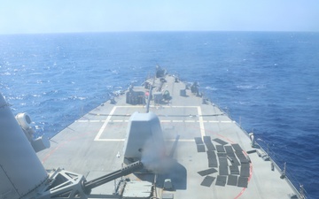 USS Oscar Austin conducts live fire exercise