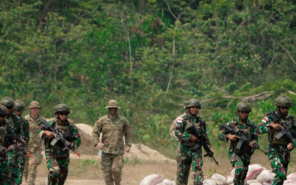 U.S. Army and Tentara Nasional Indonesia Soldiers Perform a Squad Live-Fire Exercise at Super Garuda Shield 26
