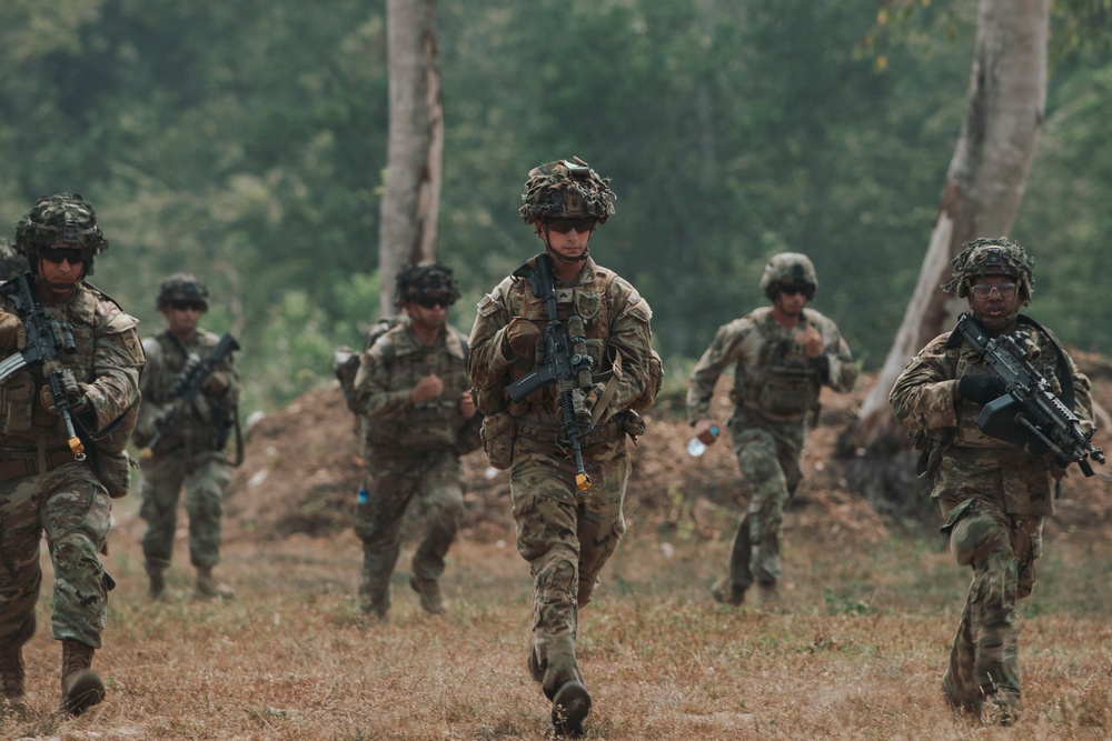 U.S. Army and Tentara Nasional Indonesia Soldiers Perform a Squad Live-Fire Exercise at Super Garuda Shield 26