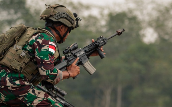 U.S. Army and Tentara Nasional Indonesia Soldiers Perform a Squad Live-Fire Exercise at Super Garuda Shield 26