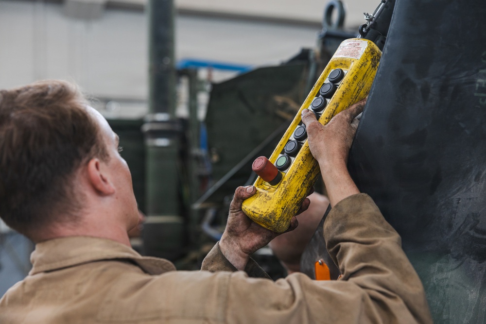 U.S. Marines conduct an RSV engine replacement