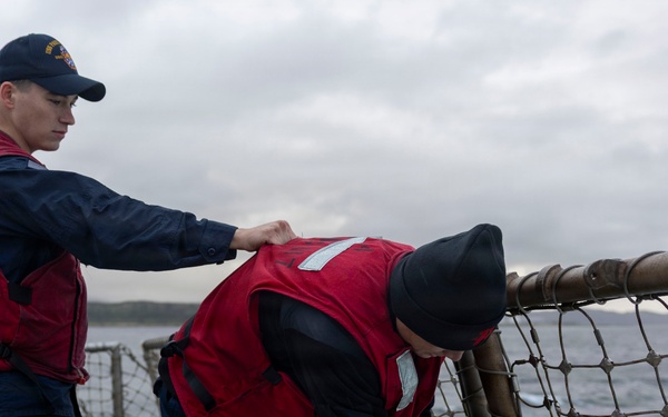DDG 117 Navigates the Fast lane in Faslane Bay
