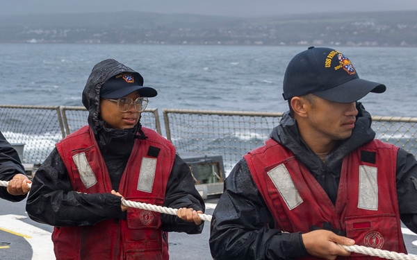 DDG 117 Navigates the Fast lane in Faslane Bay