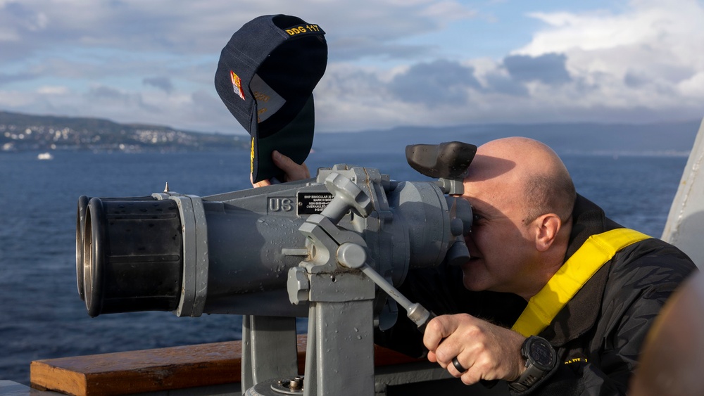 DDG 117 Navigates the Fast lane in Faslane Bay