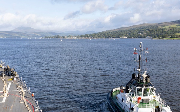 DDG 117 Navigates the Fast lane in Faslane Bay