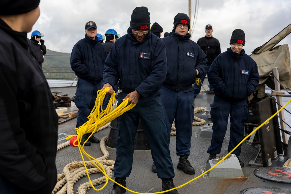 DDG 117 Navigates the Fast lane in Faslane Bay