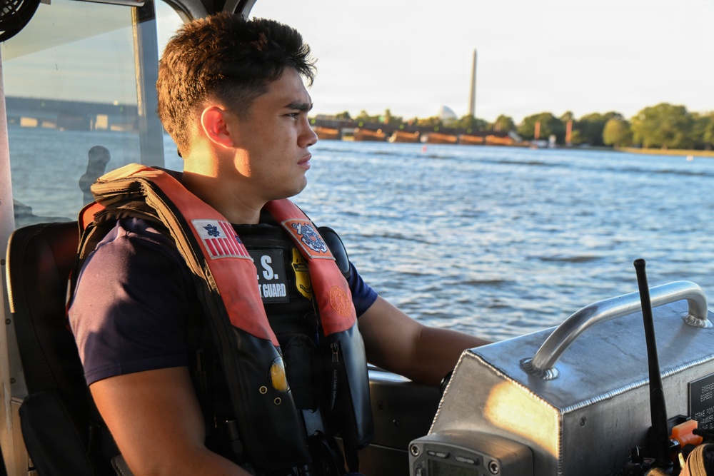 Coast Guard conducts commercial and recreational safety boardings in nation’s capita