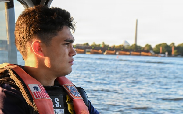 Coast Guard conducts commercial and recreational safety boardings in nation’s capita