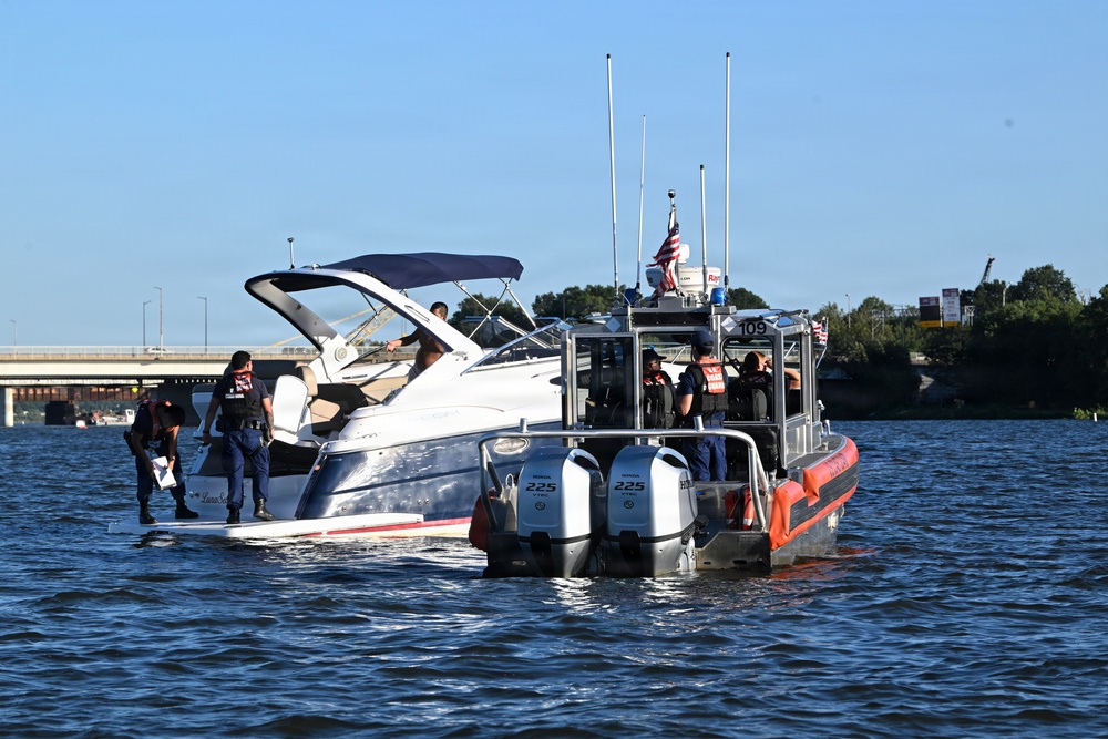 Coast Guard conducts commercial and recreational safety boardings in nation’s capital