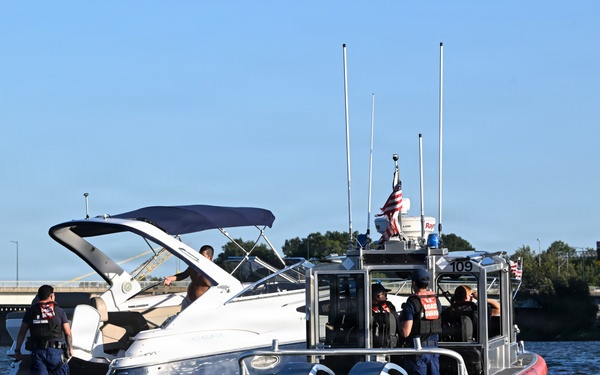 Coast Guard conducts commercial and recreational safety boardings in nation’s capital