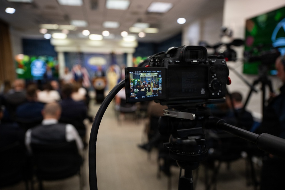 USDA Secretary Brooke Rollins and Secretary Kennedy &amp;quot;Harvest to Hallways&amp;quot; announcement and  press conference, September 24, 2026.