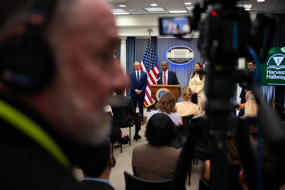 USDA Secretary Brooke Rollins and Secretary Kennedy &amp;quot;Harvest to Hallways&amp;quot; announcement and  press conference, September 24, 2026.