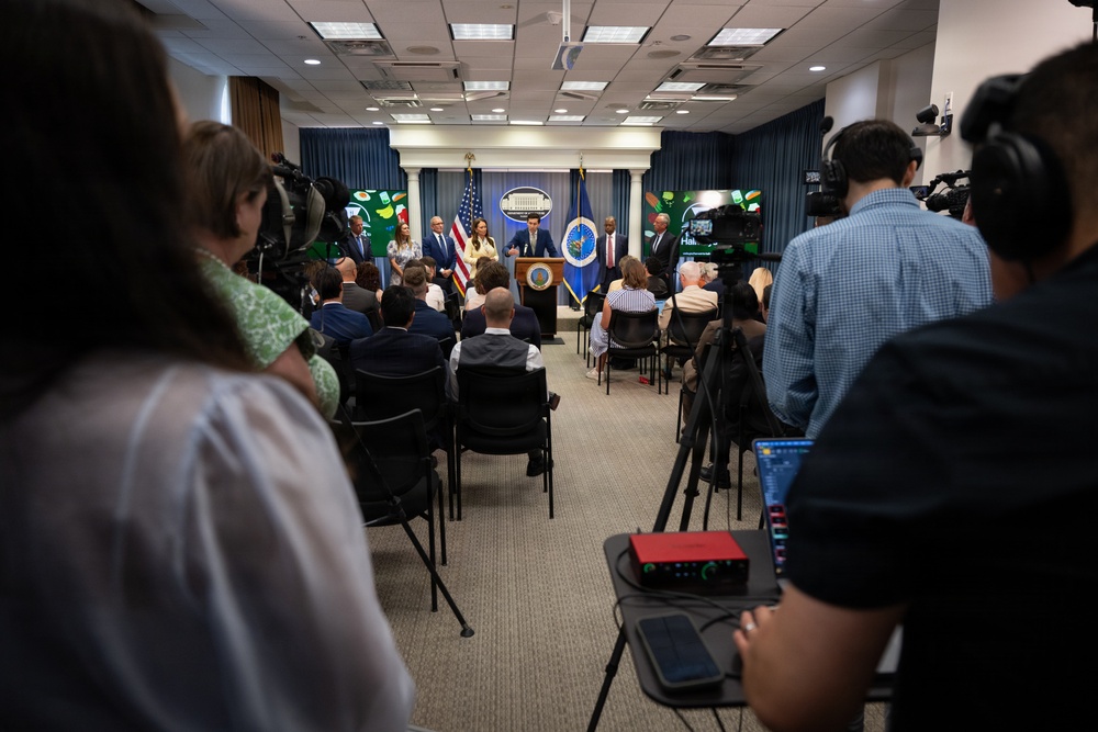 USDA Secretary Brooke Rollins and Secretary Kennedy &amp;quot;Harvest to Hallways&amp;quot; announcement and  press conference, September 24, 2026.