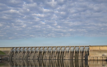 Stillness in the stilling basin